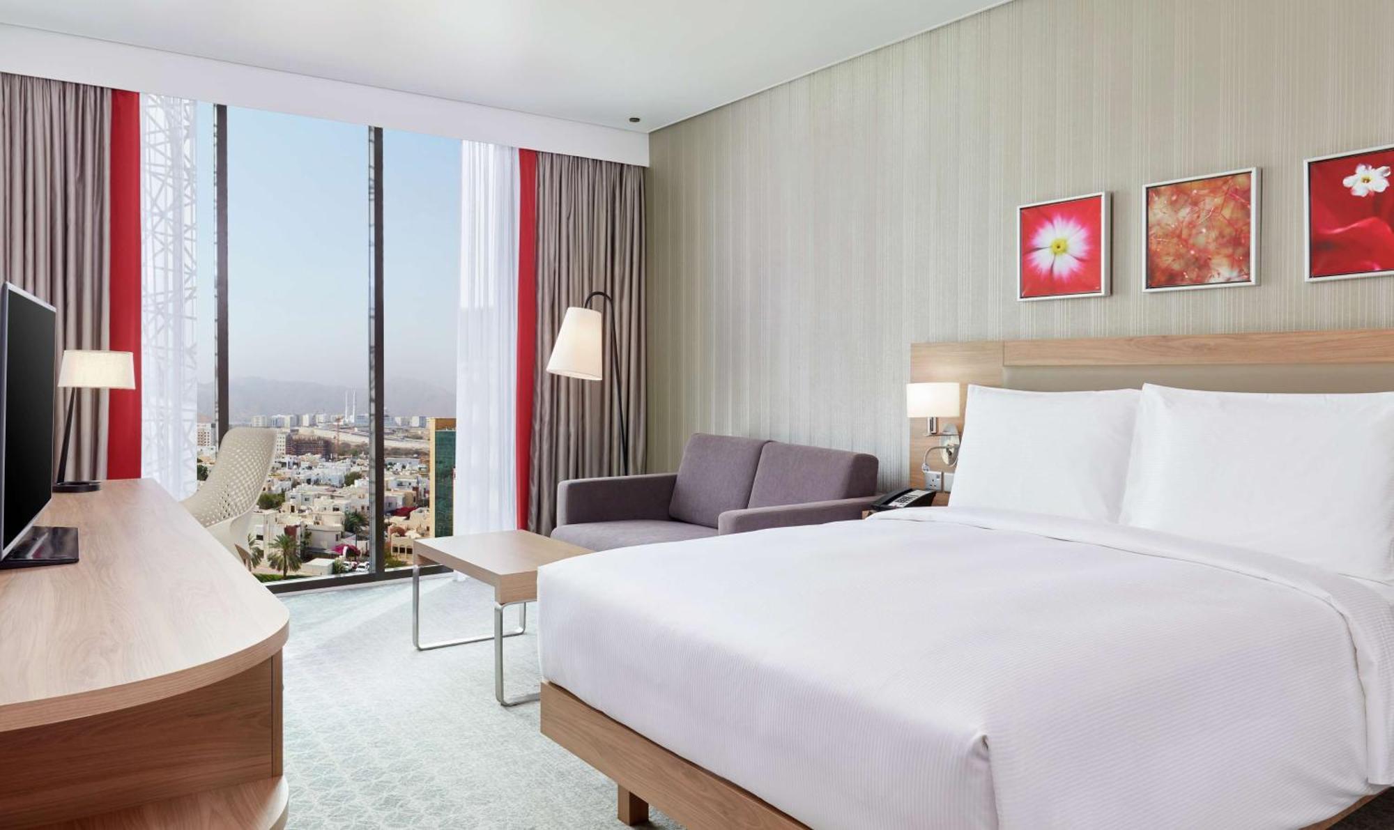 Hilton Garden Al Khuwair 4*