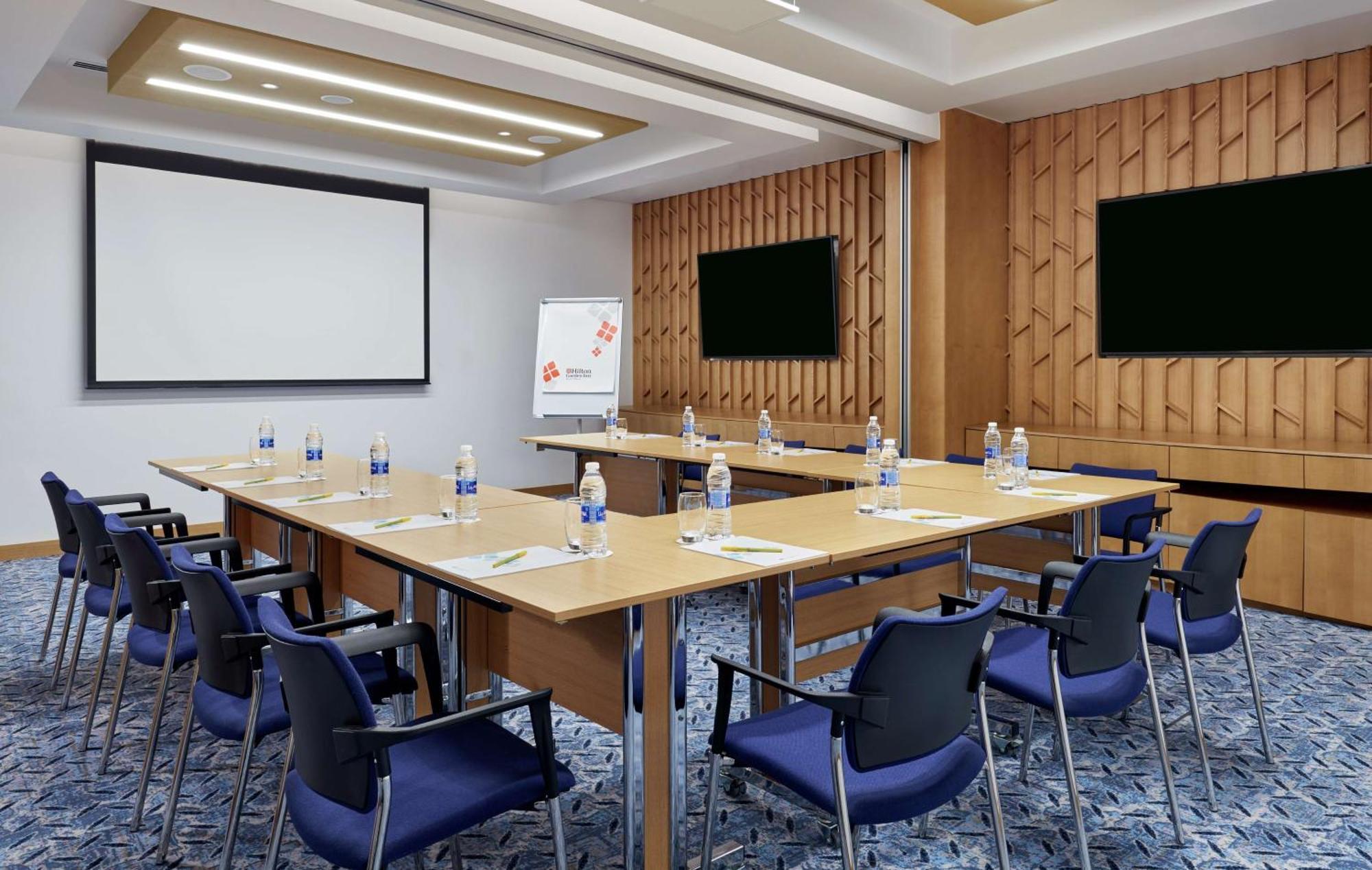 Hotel Hilton Garden Al Khuwair Masqat