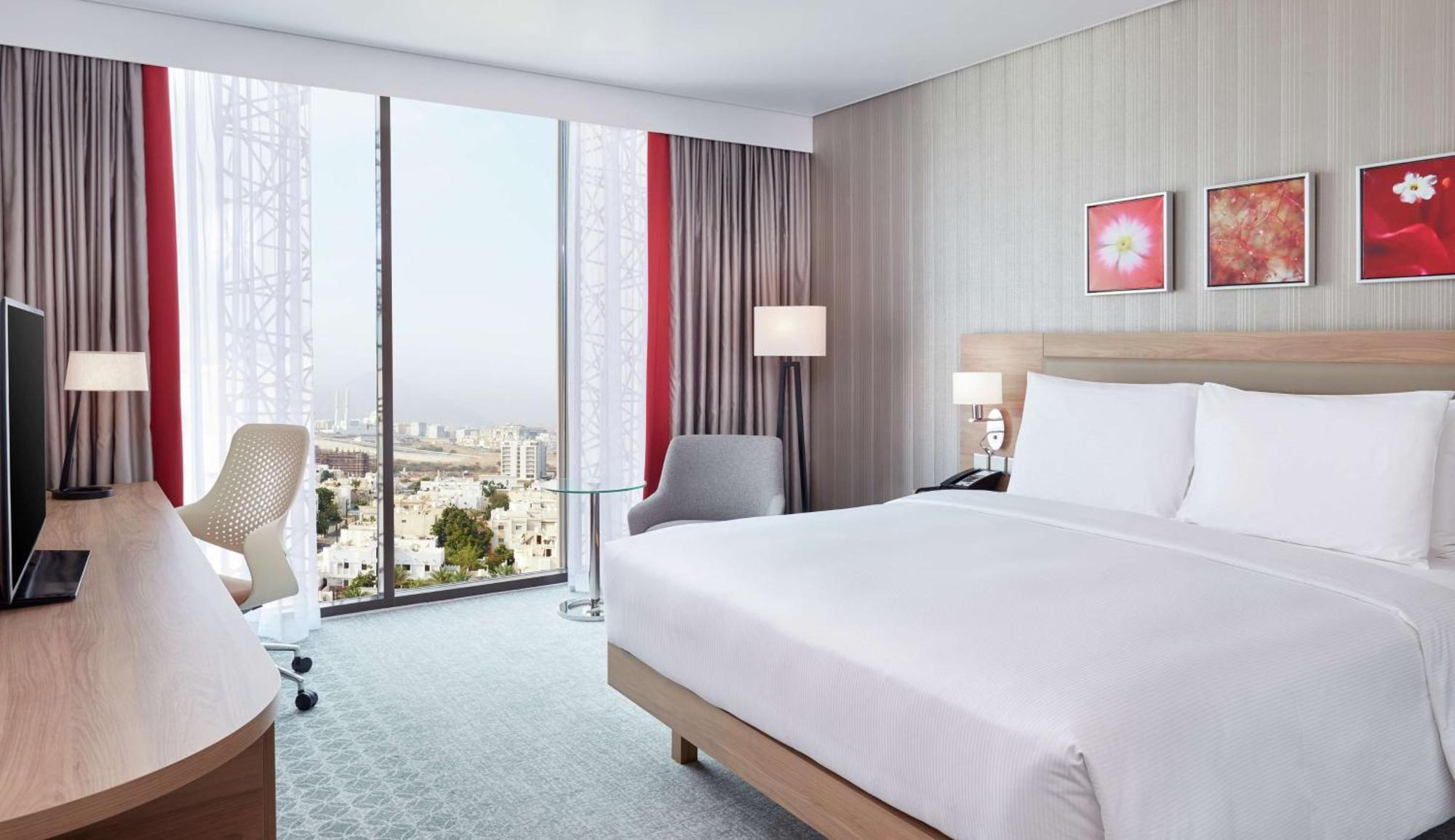 Hilton Garden Al Khuwair Hotel 4*