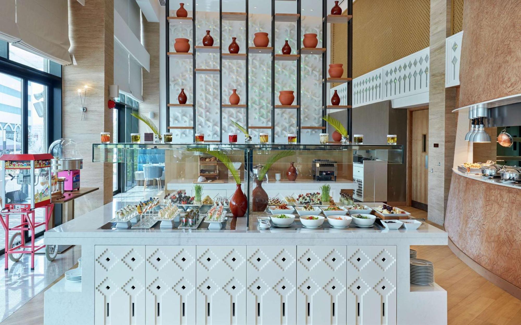 Hotel Hilton Garden Al Khuwair 4*