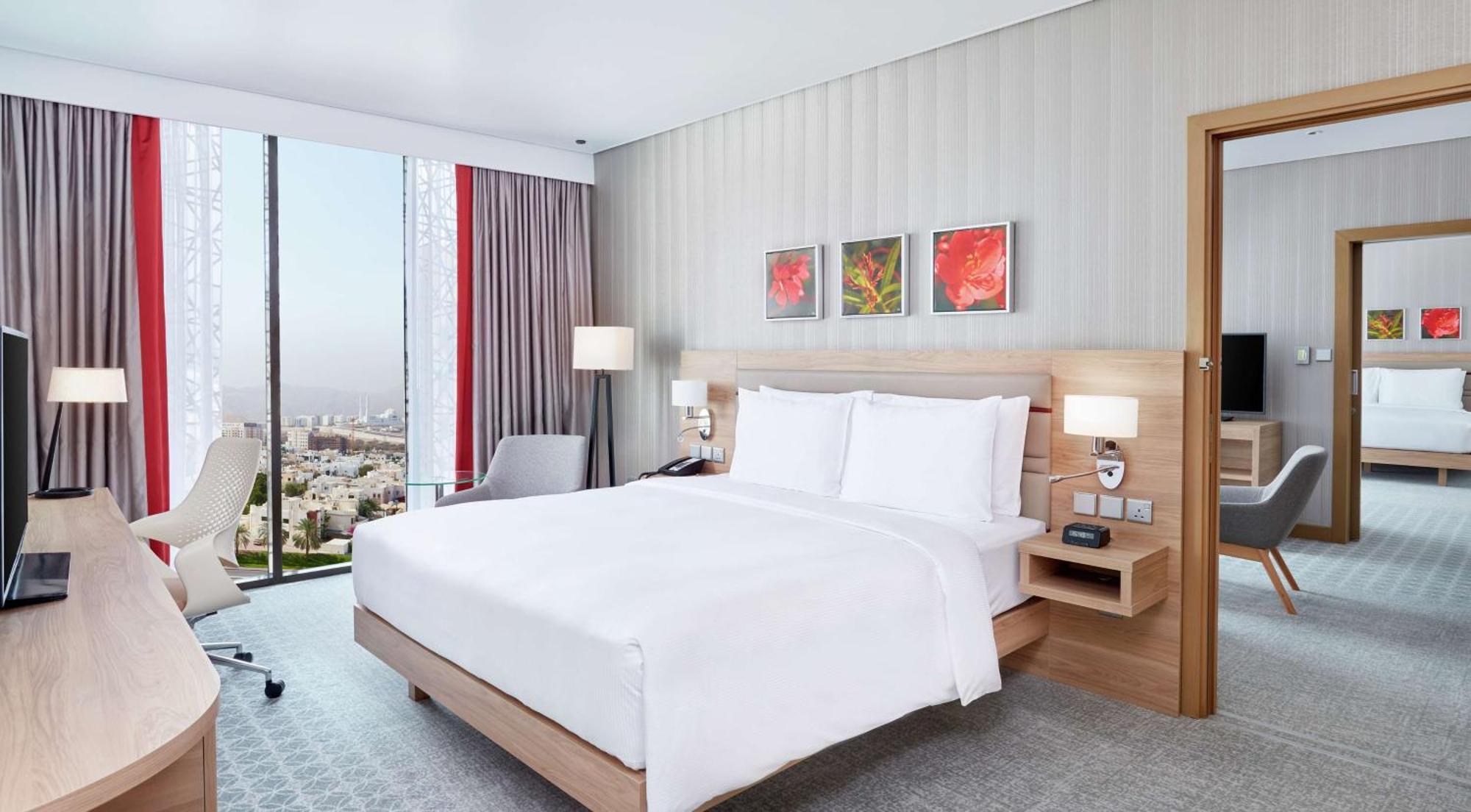 Hotel Hilton Garden Al Khuwair 4*