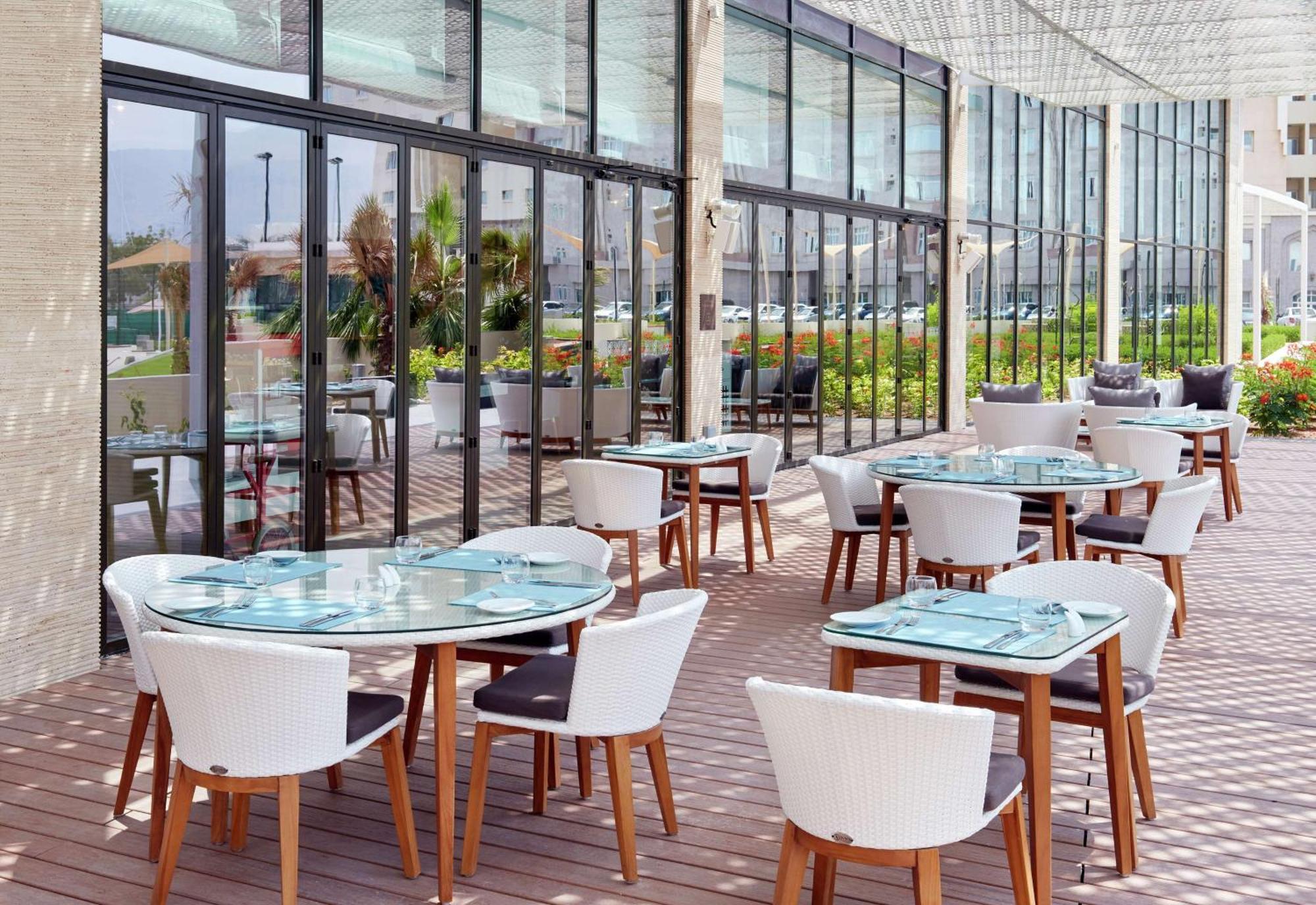 Hilton Garden Al Khuwair Hotel 4*